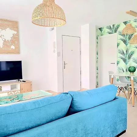 Moderno Y Con Estilo En La Carihuela Torremolinos