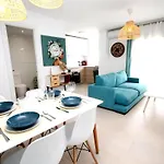 Moderno Y Con Estilo En La Carihuela Torremolinos