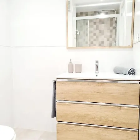 Moderno Y Con Estilo En La Carihuela Apartment